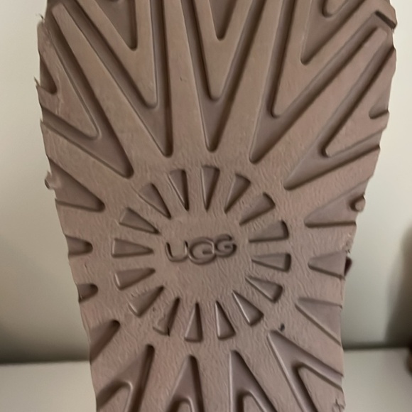Uggs - Picture 2 of 3